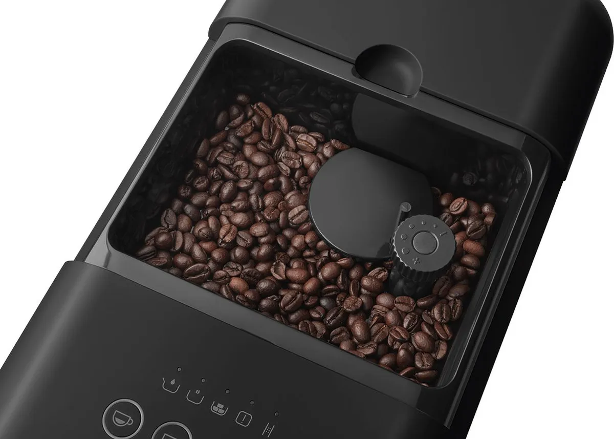 Smeg BCC11BLMEU Volautomatische Espressomachine - Mat Zwart