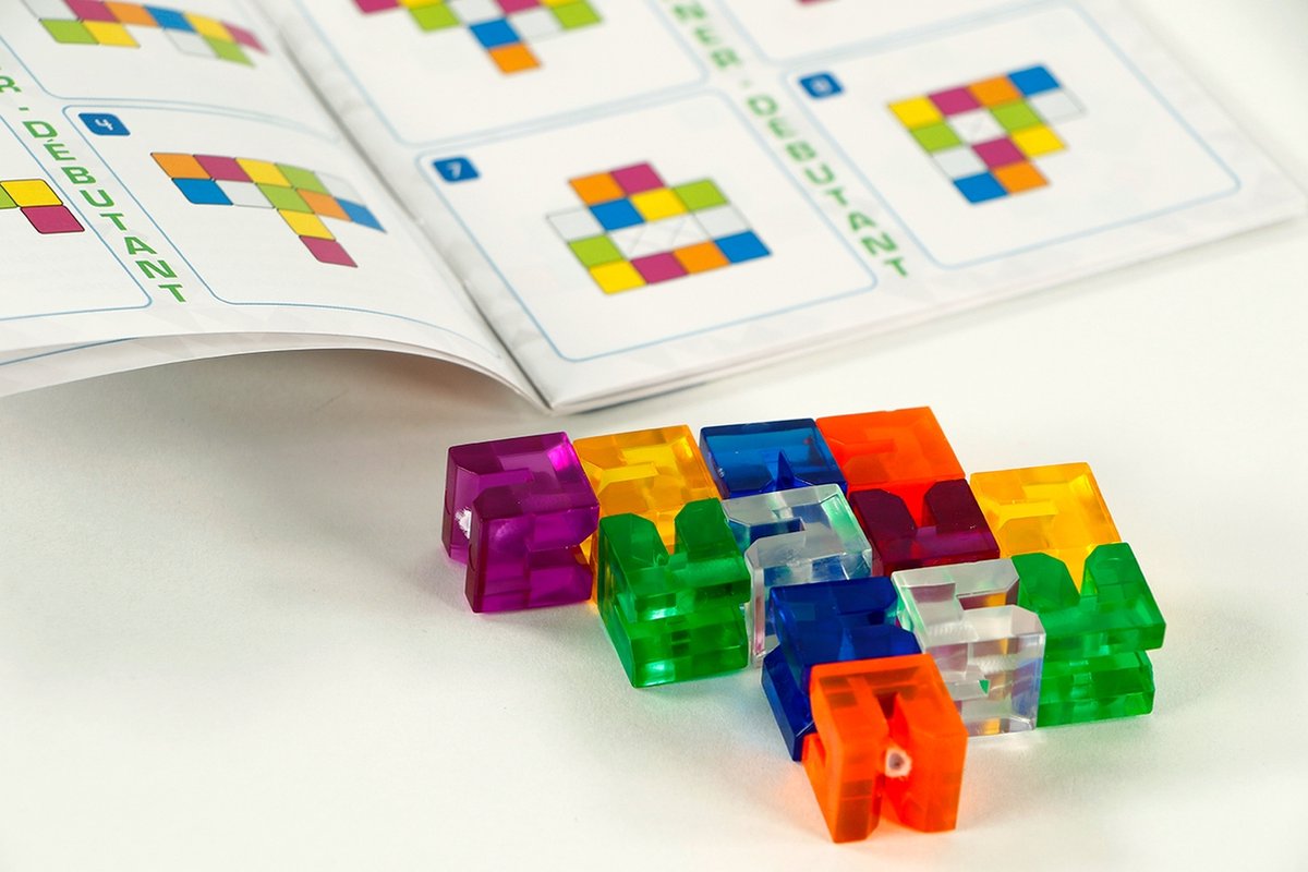 999 Games - Flex Puzzler Crystal - Breinbreker - Uitdagende puzzel als fidget toy - Stimuleert het ruimtelijk inzicht - Educatief spel - Fidget Toy - Solo spel - Klein cadeautje
