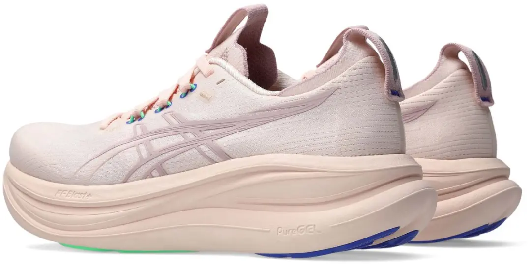 ASICS Gel-Nimbus 28 Hardloopschoenen - Vrouwen 39 Roze