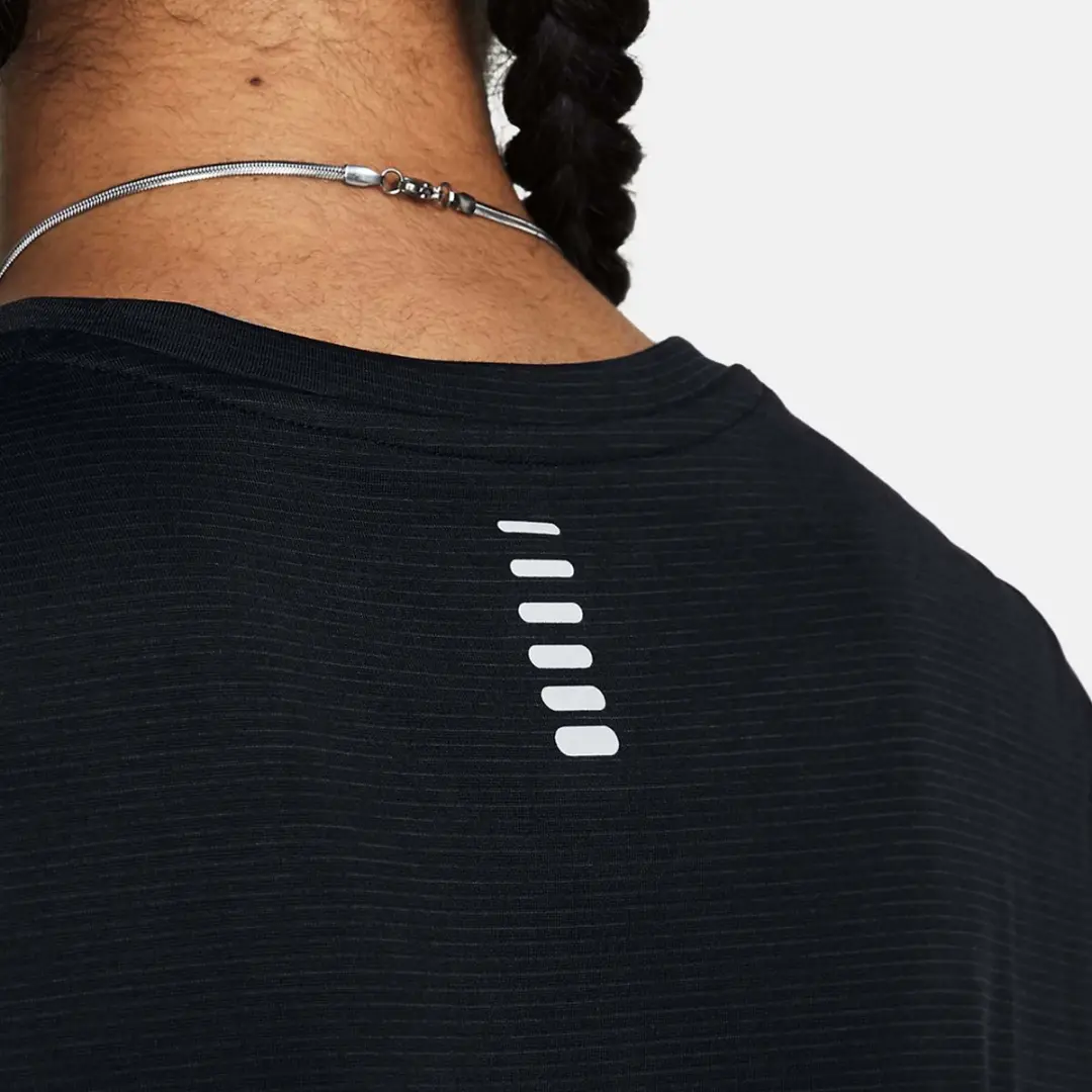 Under Armour UA Launch Shortsleeve Dames Sportshirt S - Zwart