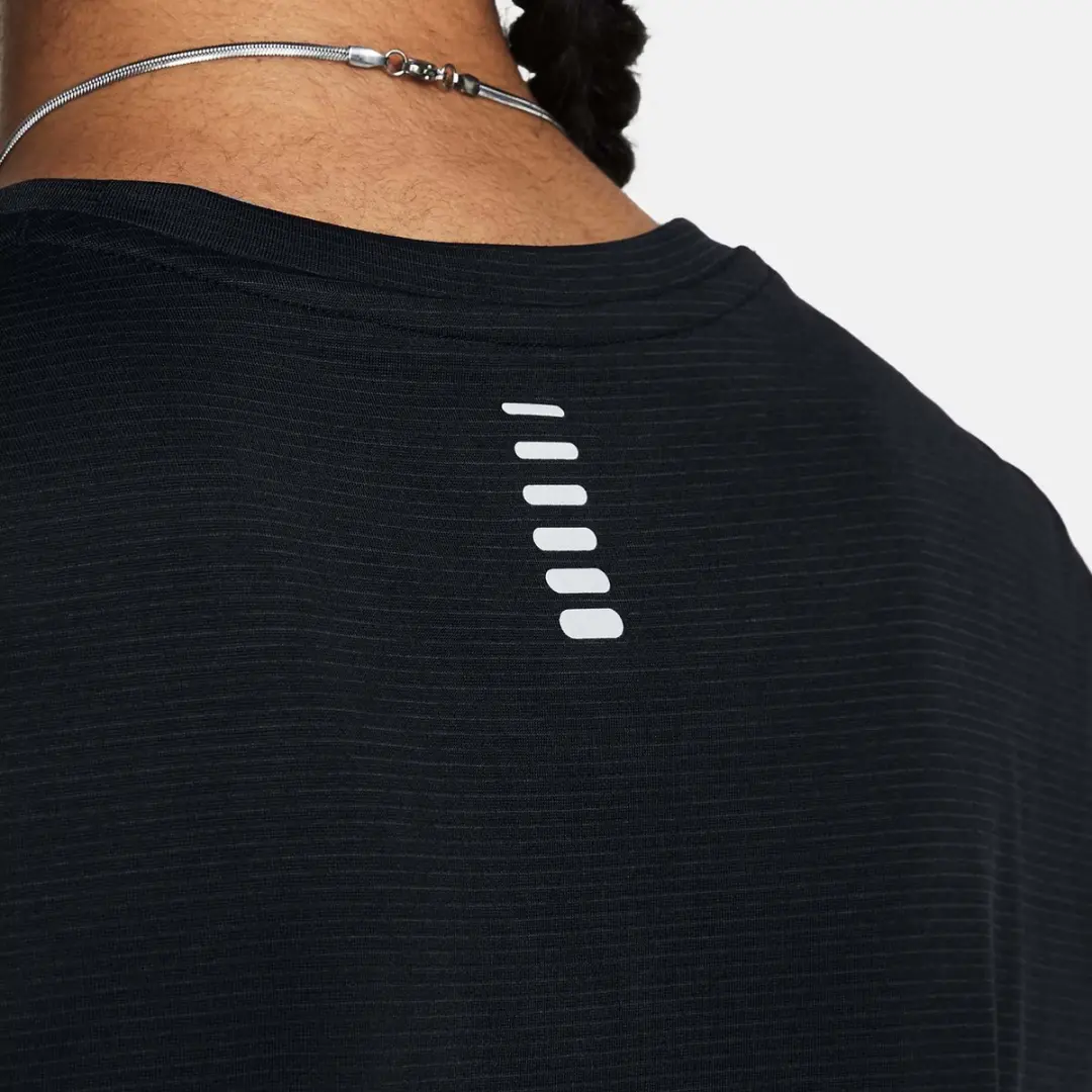 Under Armour UA Launch Shortsleeve Dames Sportshirt S - Zwart