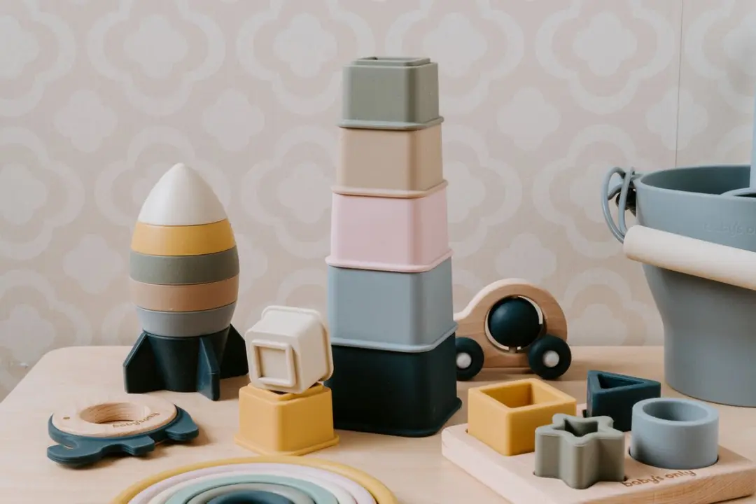 Baby's Only Siliconen Stapelraket Earth - afbeelding 6 van 6
