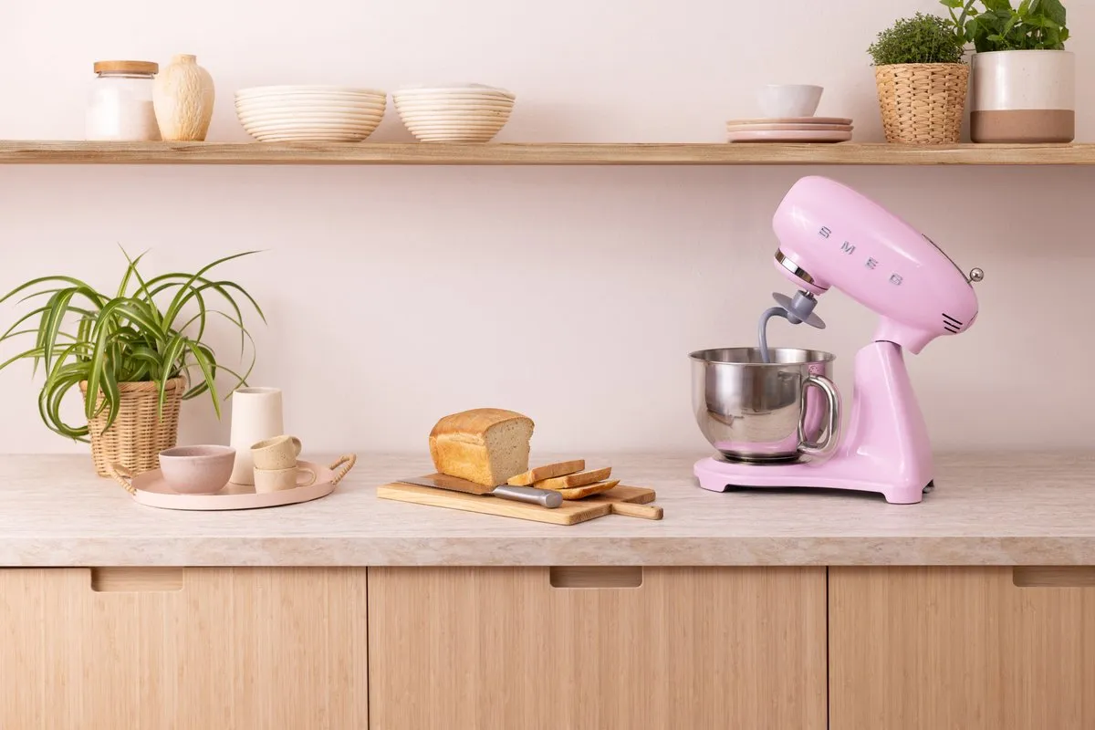 Smeg SMF05PKEU Keukenmachine - 1000W - Roze