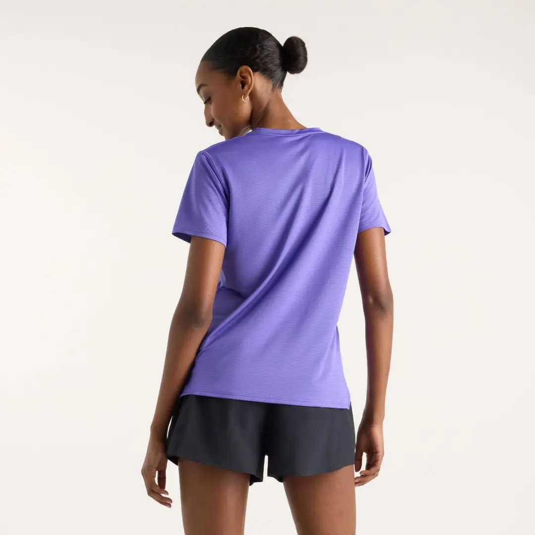 New Balance Sports Essentials T-shirt Dames - S - Electric Purple