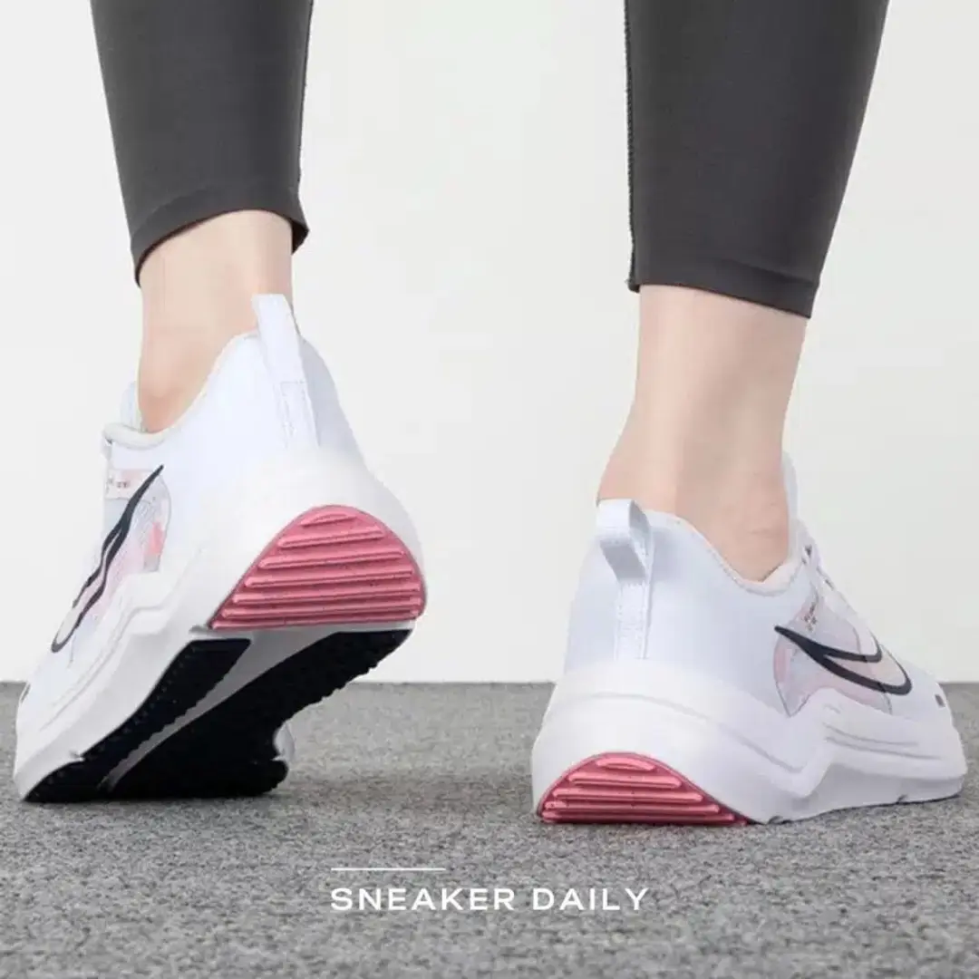 Nike Downshifter 12 PRM Hardloopschoen 39 - Wit/Roze - afbeelding 6 van 6