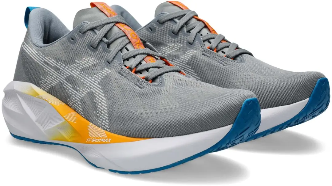 ASICS Novablast 5 Hardloopschoenen - 46.5 Grijs