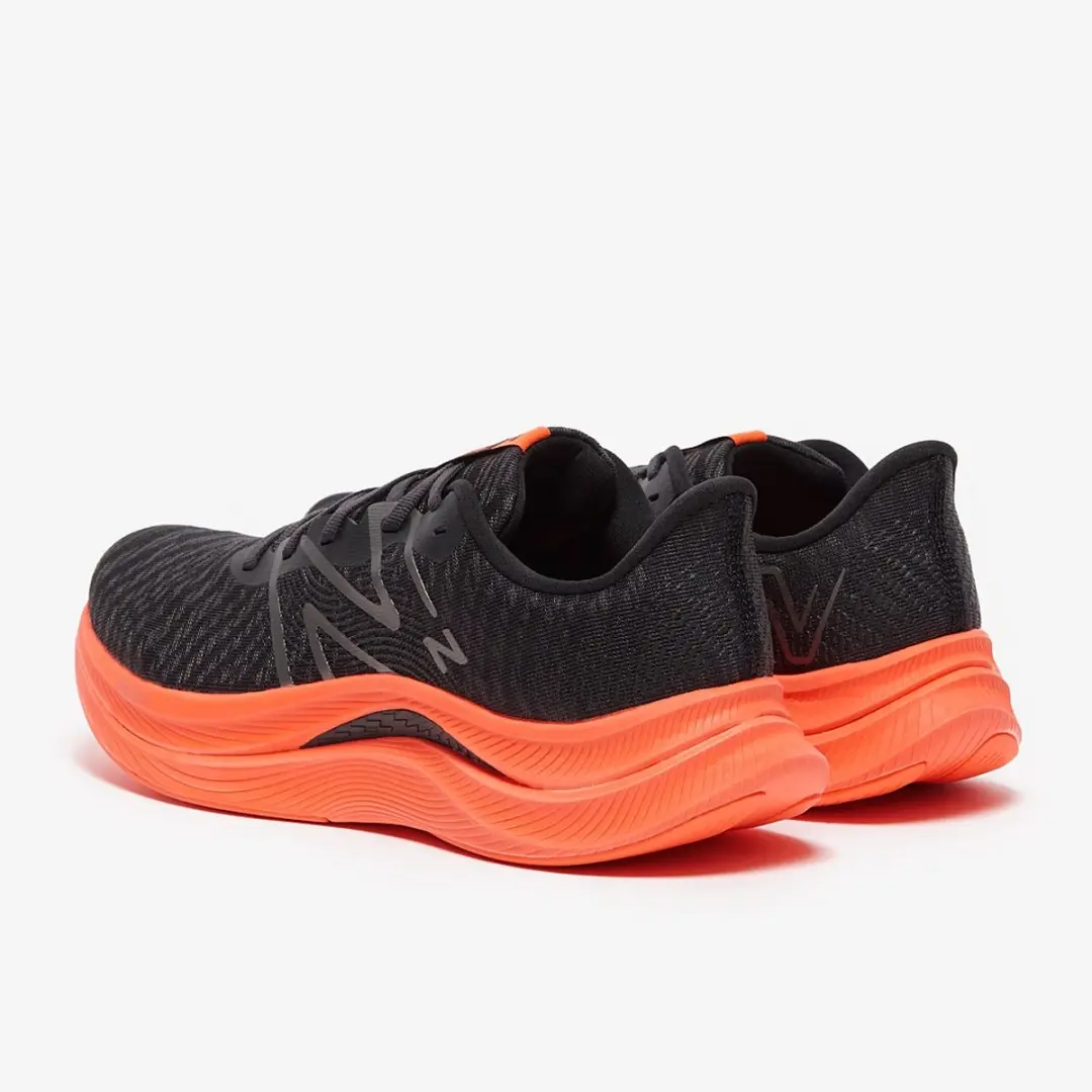 New Balance FuelCell Proper V4 Hardloopschoen 42.5 - Zwart/Oranje