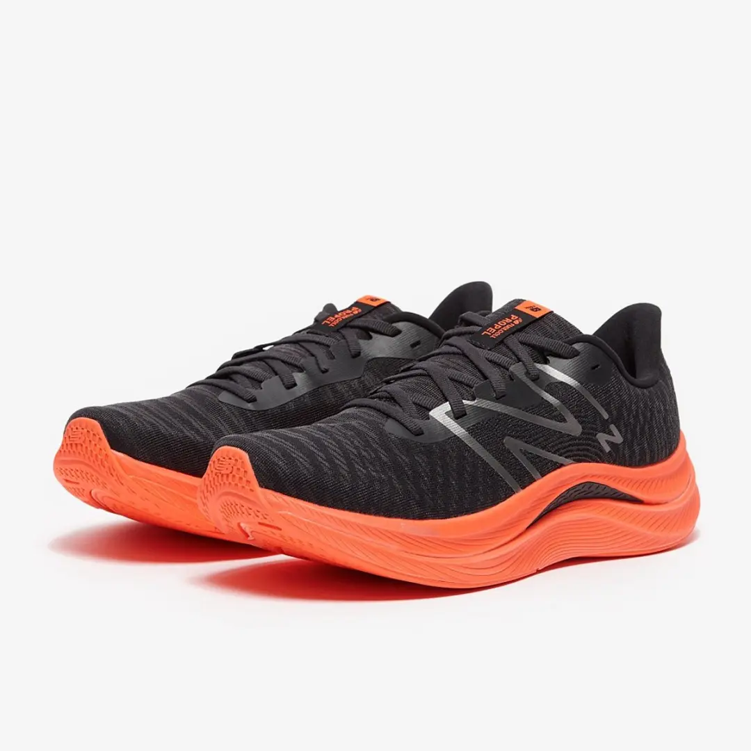 New Balance FuelCell Proper V4 Hardloopschoen 42.5 - Zwart/Oranje
