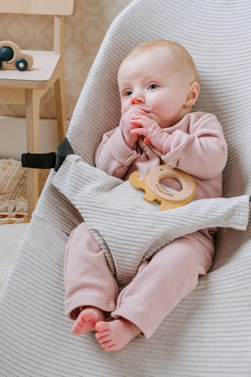 Baby's Only Houten Bijtring Olifant - Oker - afbeelding 6 van 6