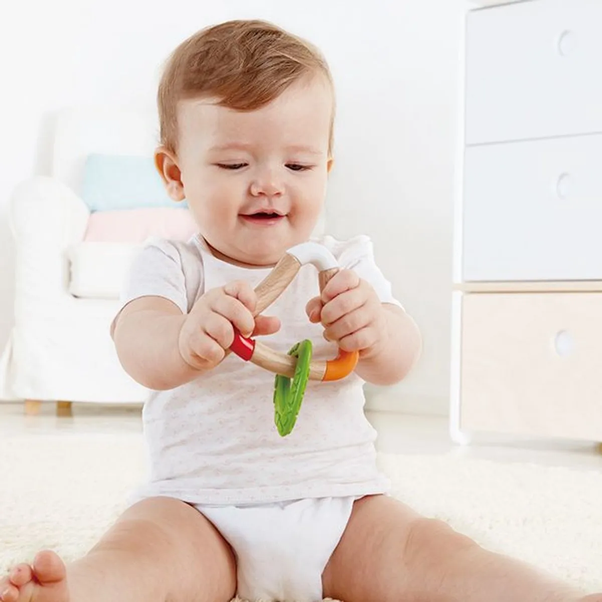 Hape Houten Bijtring - Rood - afbeelding 2 van 6