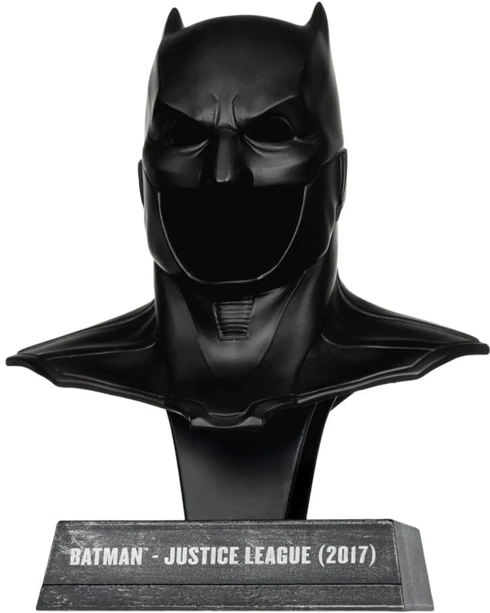 McFarlane Toys Batman Cowl 1/3 Replica 19cm - Multi