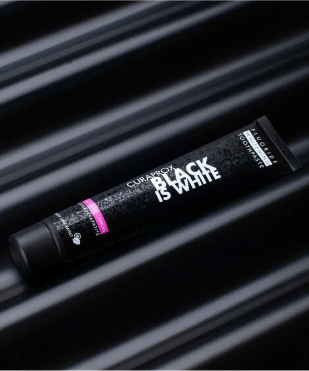 Curaprox Black is White Whitening Tandpasta 90ml