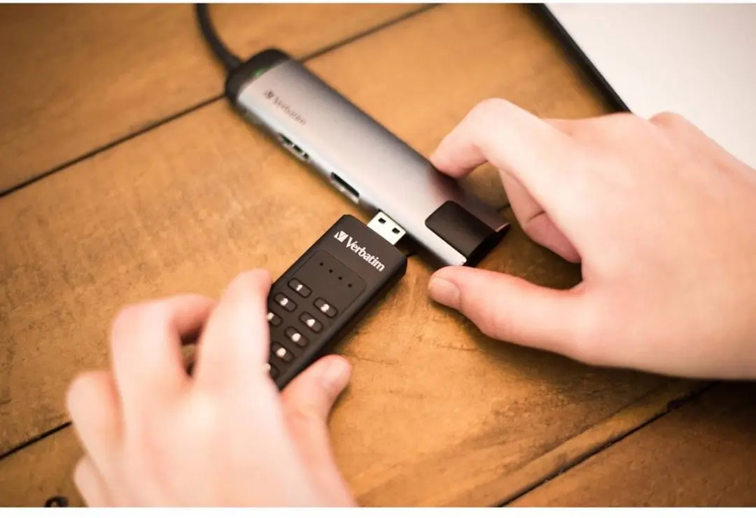 Verbatim 49429 USB-stick 128GB - Zwart