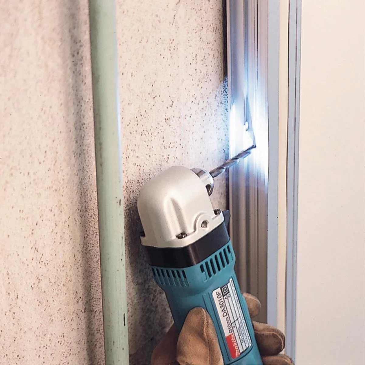 Makita DA3010F Haakse Boormachine 230V