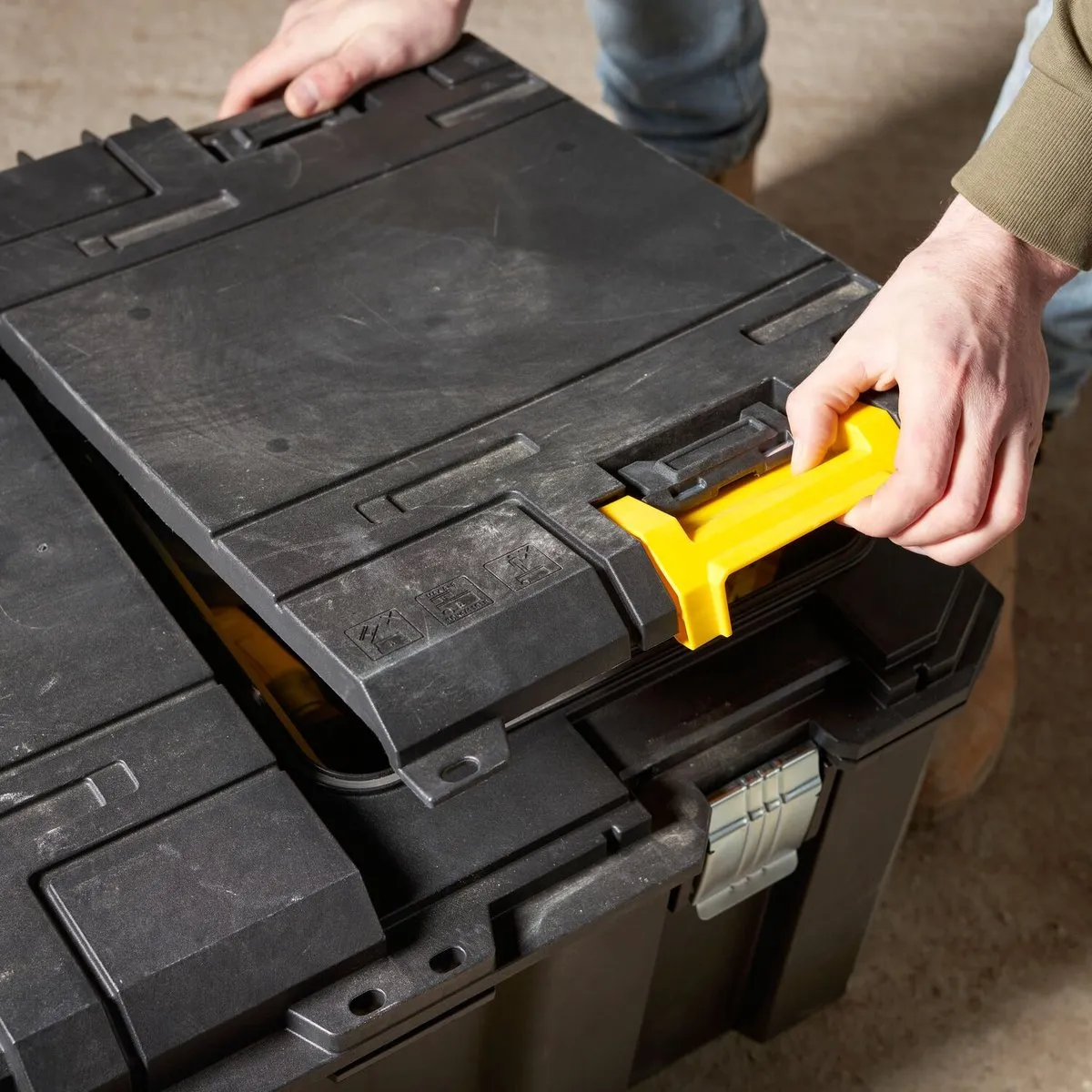 Stanley FatMax Pro-Stack Gereedschapskoffer 113L IP54 - Zwart