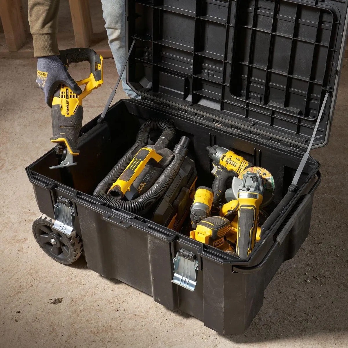 Stanley FatMax Pro-Stack Gereedschapskoffer 113L IP54 - Zwart - afbeelding 6 van 6