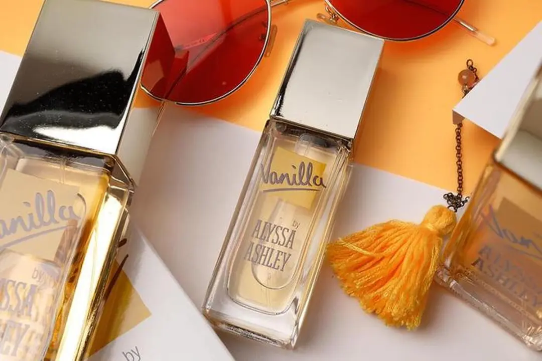 Alyssa Ashley Vanilla Eau de Toilette 100ml - afbeelding 6 van 6