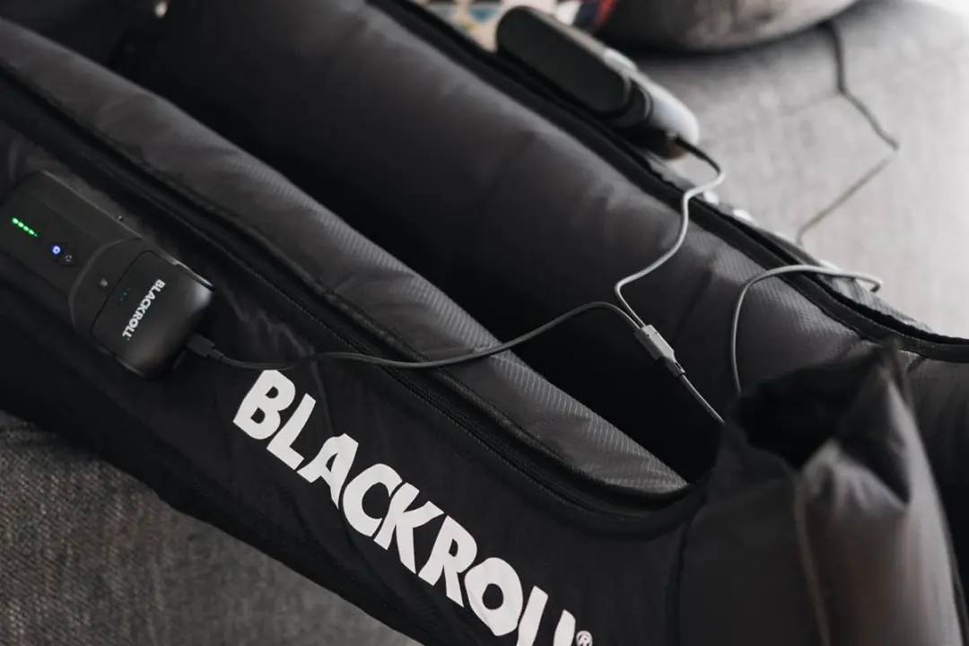 BLACKROLL Compression Boots 2.0 Herstelapparaat - Maat L - Zwart