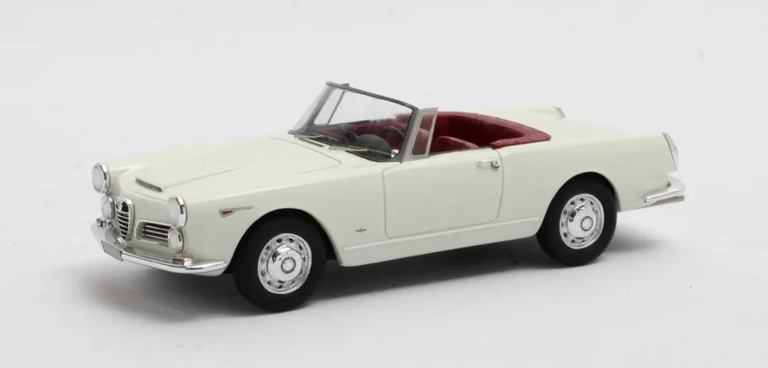Matrix Alfa Romeo 2600 Spider 1962-1965 Modelauto 1:43