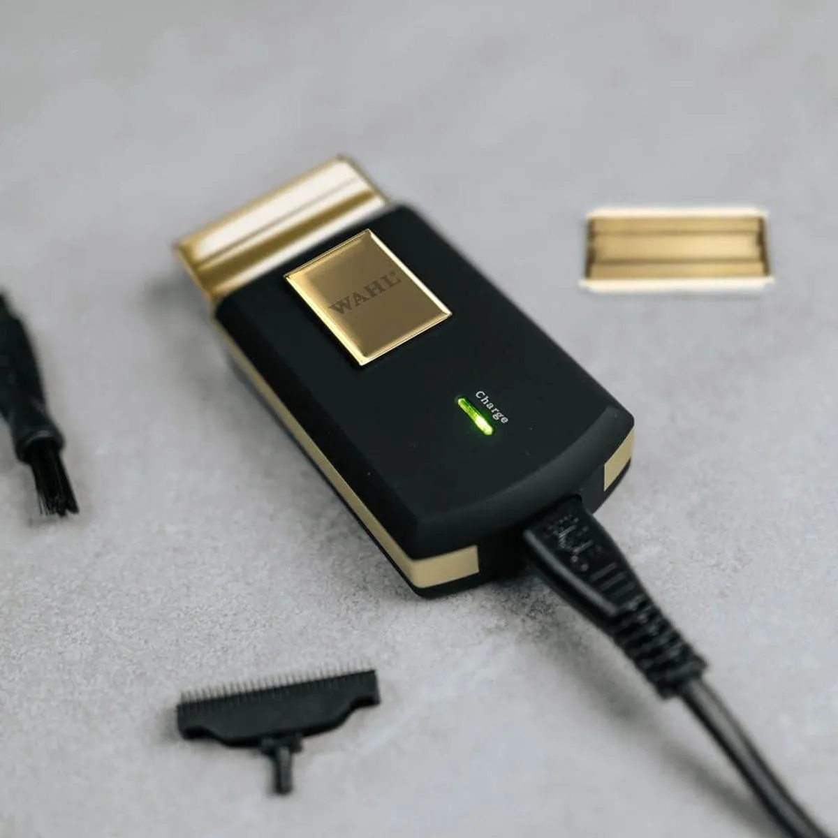Wahl Mobile Shaver Gold Limited Edition - Gezicht
