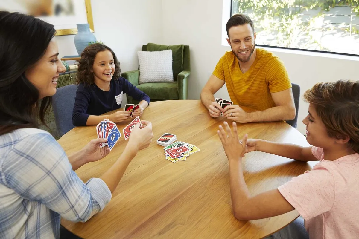Mattel Uno Kaartspel W2087 - 2 tot 10 spelers