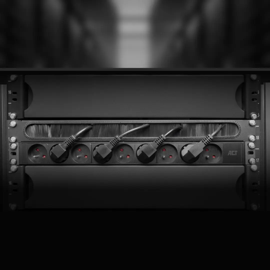 ACT PD3023 Stekkerdoos PDU 19" 9-voudig - 4000W - Zwart