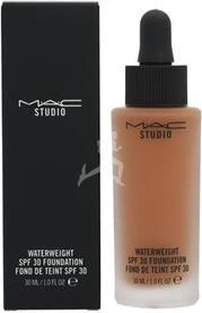 MAC Studio Waterweight Foundation SPF30 NW47