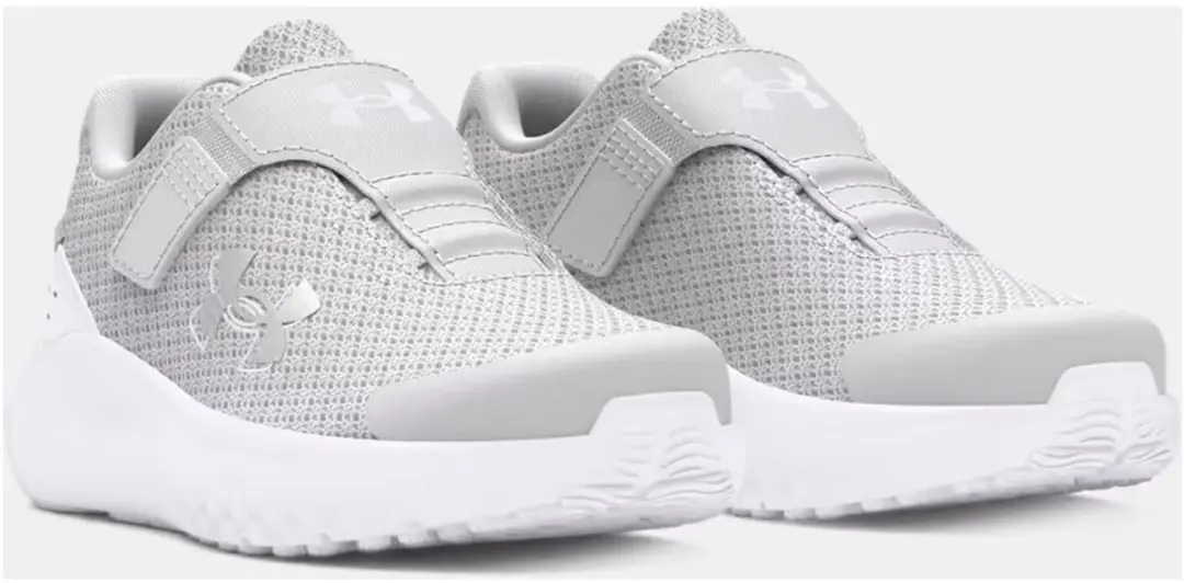 Under Armour UA Ginf Surge 4 Ac Kindersneaker 26 - Grijs
