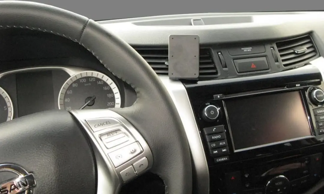 Brodit Proclip Nissan Navara 16-23 Center Mount