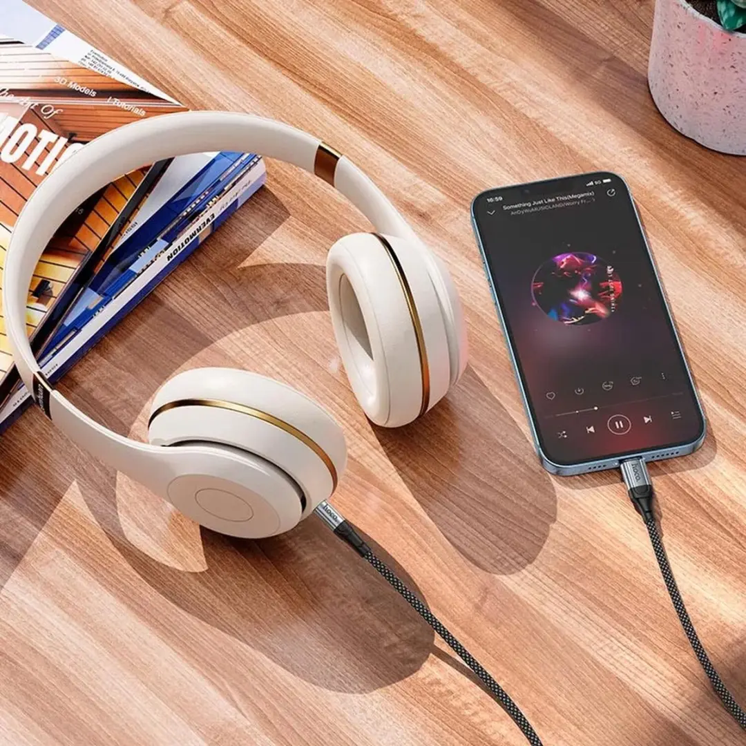 Hoco UPA26 Lightning naar 3.5mm Jack Audiokabel - 1M - Zwart