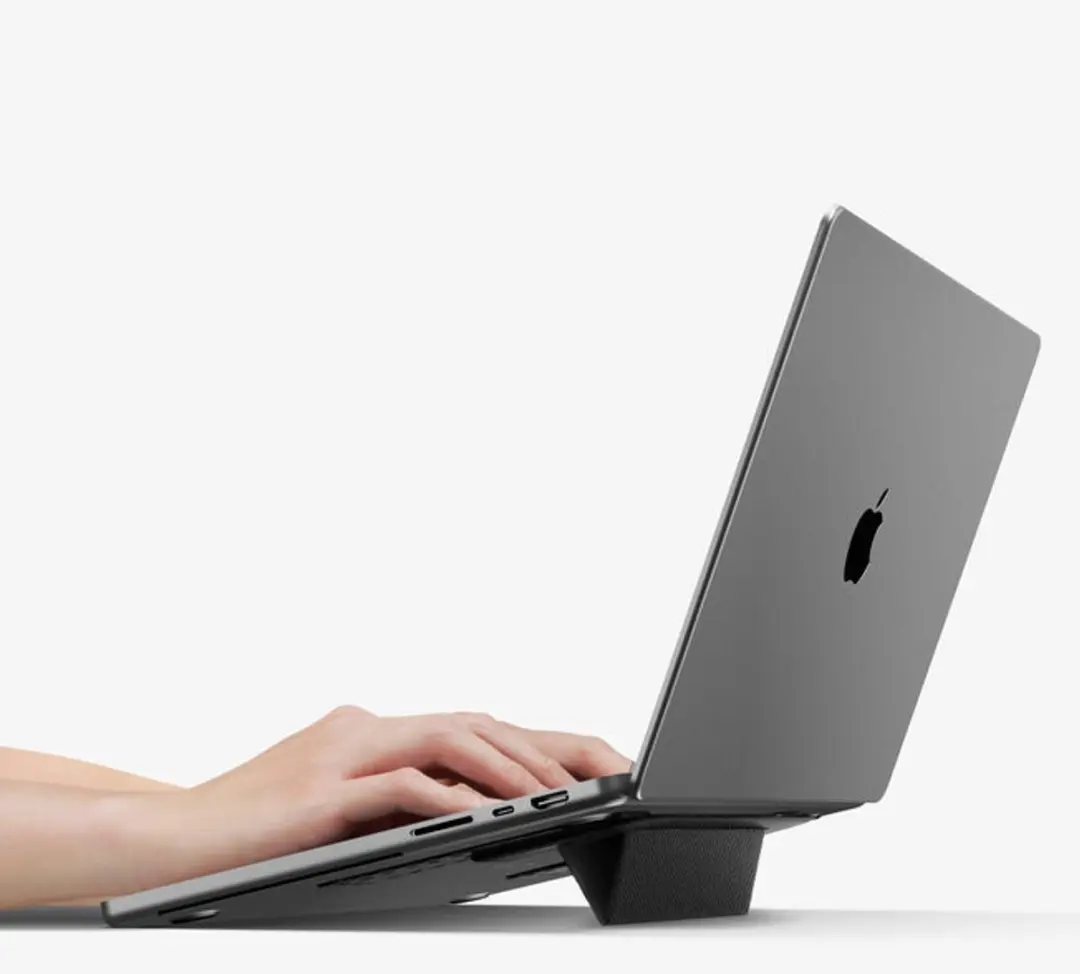 Spigen SlimFold AMP10401 Laptopstandaard 16" - Zwart