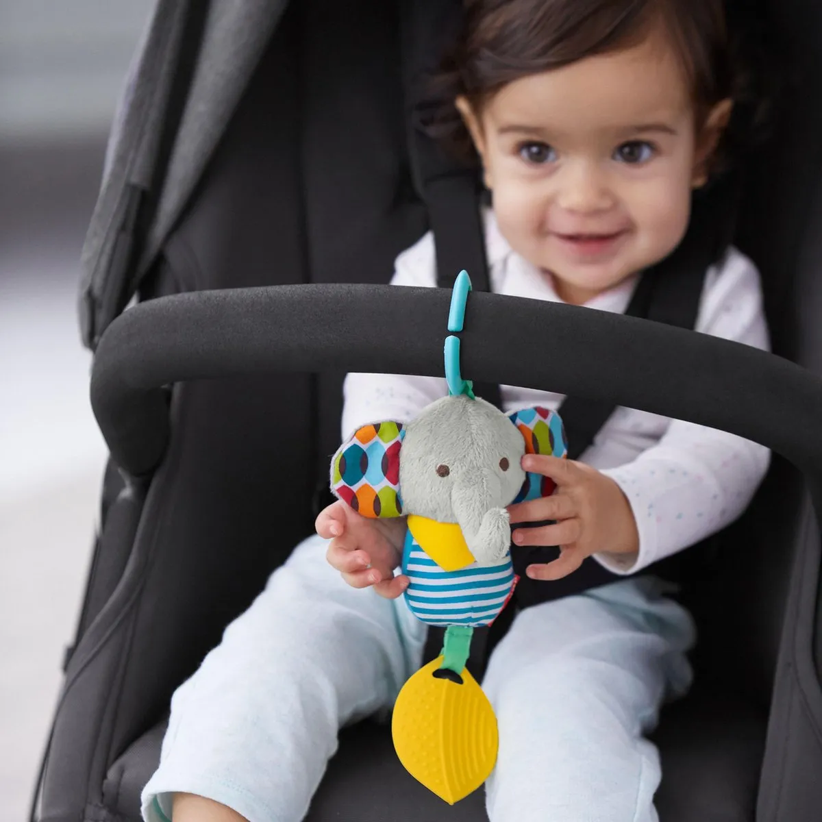 Skip Hop Bandana Buddies Chime & Teether Olifant - Multicolor