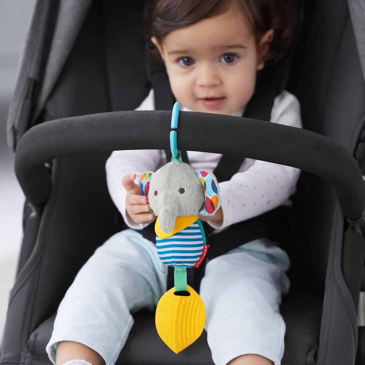 Skip Hop Bandana Buddies Chime & Teether Olifant - Multicolor