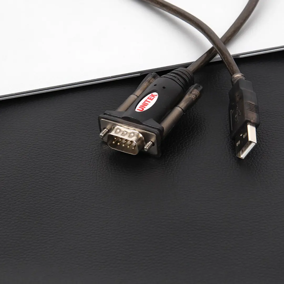 Unitek Y-105 USB naar RS-232 Converter - 140cm Kabel - Zwart