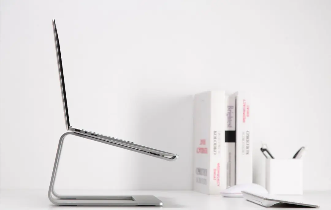 Deltaco ARM-0531 Laptopstandaard - 11-17 inch - Aluminium - Zilver
