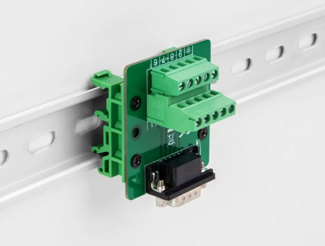 Delock D-Sub 9 Pin Vrouwelijk naar Terminal Block DIN-rail - Groen
