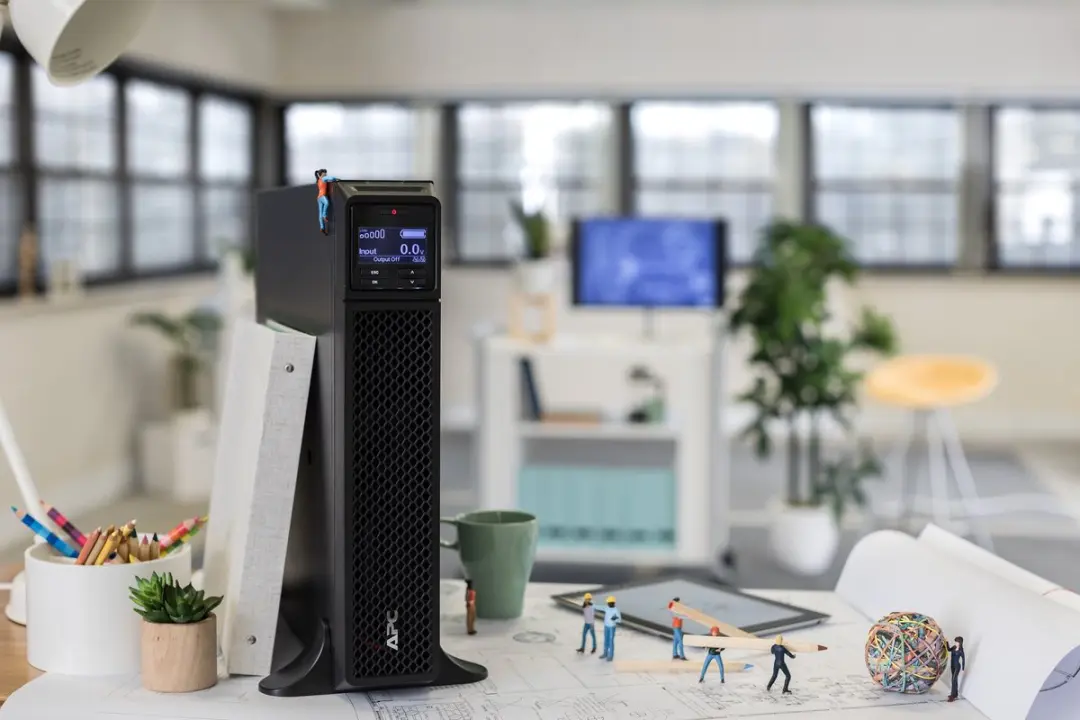 APC SRT3000XLI UPS - 2700W 3000VA