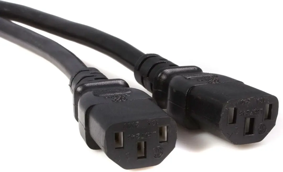 Startech PXT100Y IEC320 C14 naar 2x C13 Kabel - Zwart