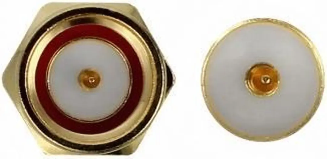 Delock RP-SMA naar SMA Haakse Adapter 50 Ohm 10 GHz - Goud