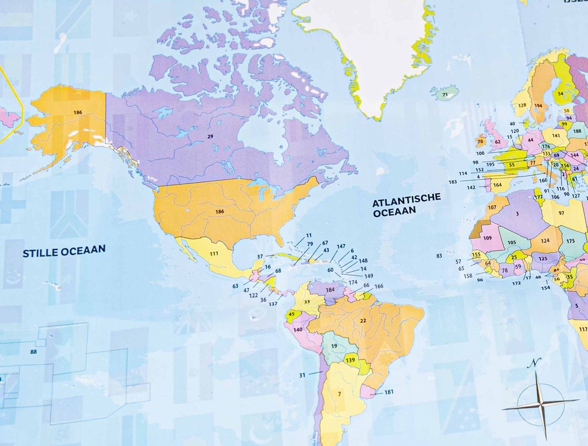 Tactic Vlaggen van de Wereld – Educatief spel – Leer de verschillende wereldvlaggen – 200 Kaarten – Inclusief wereldkaart