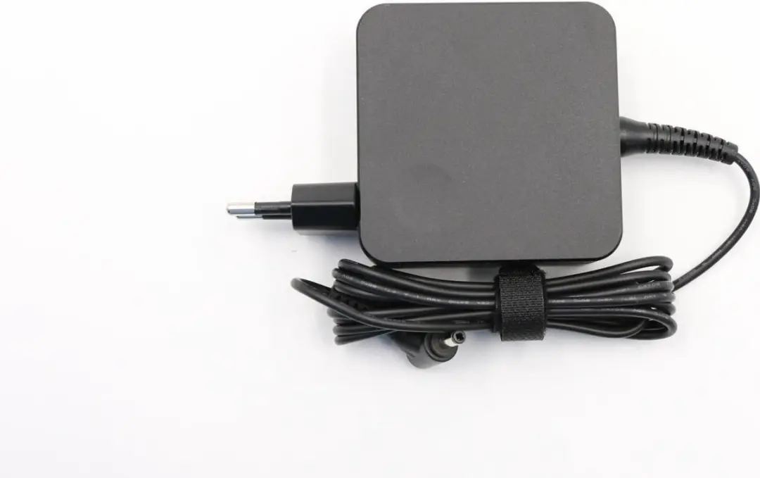 Lenovo FRU01FR150 Voedingsadapter - Laptop - Zwart