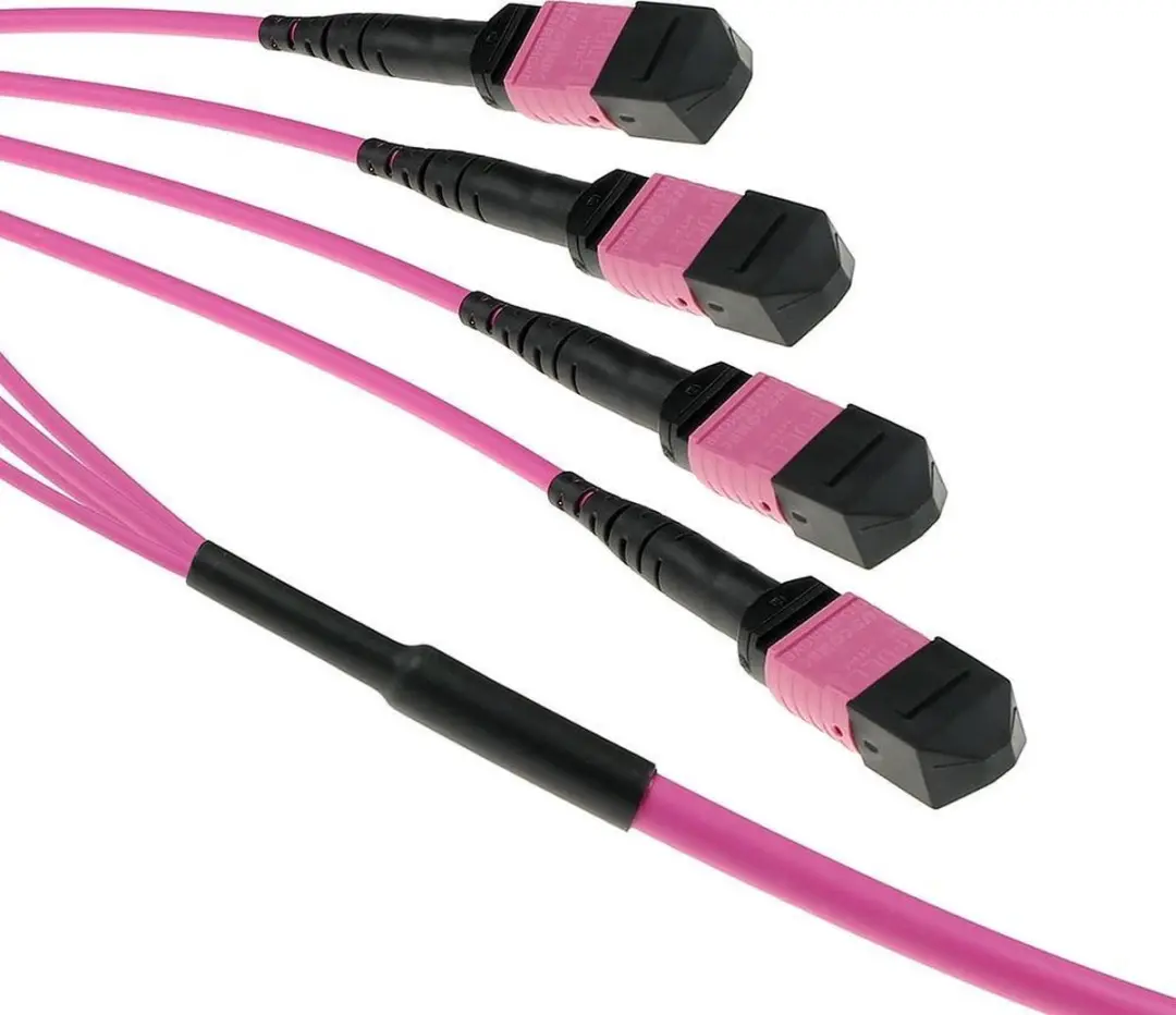 ACT 15m Multimode OM4 Glasvezelkabel MTP/MPO - Violet