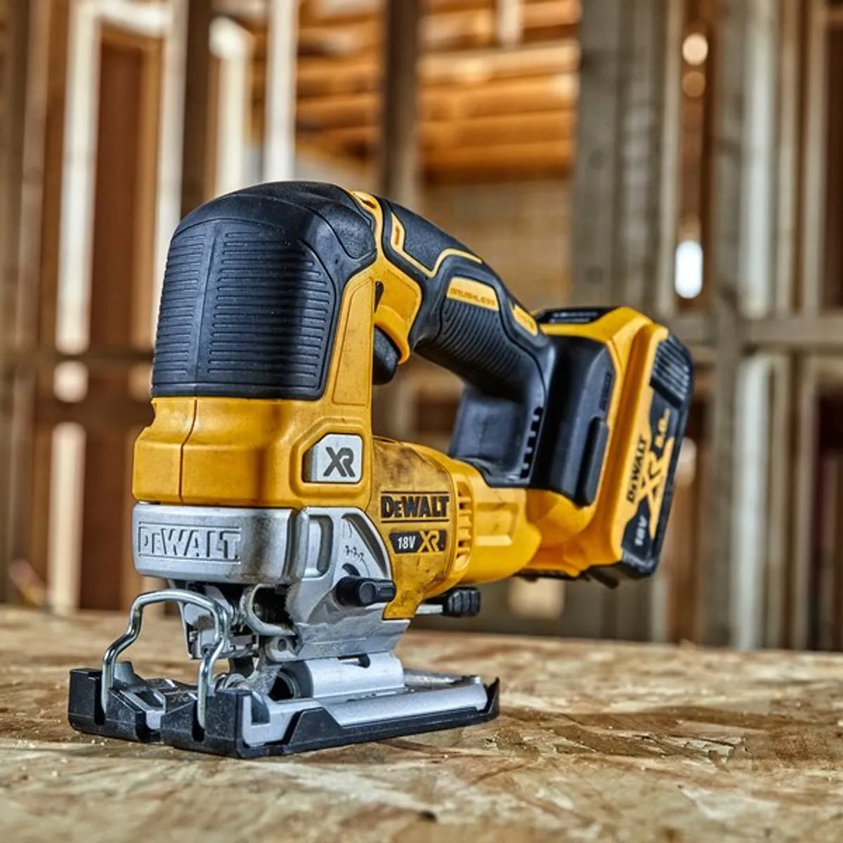 DeWalt DCS334N Decoupeerzaag 18V - Koolborstelloos