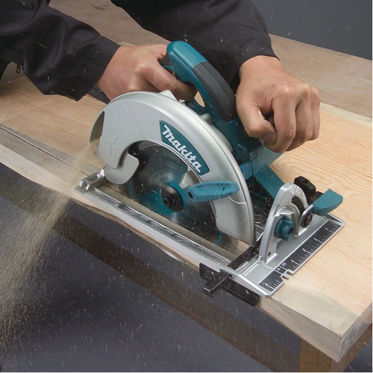 Makita 5008MG Cirkelzaag 210mm - Steen