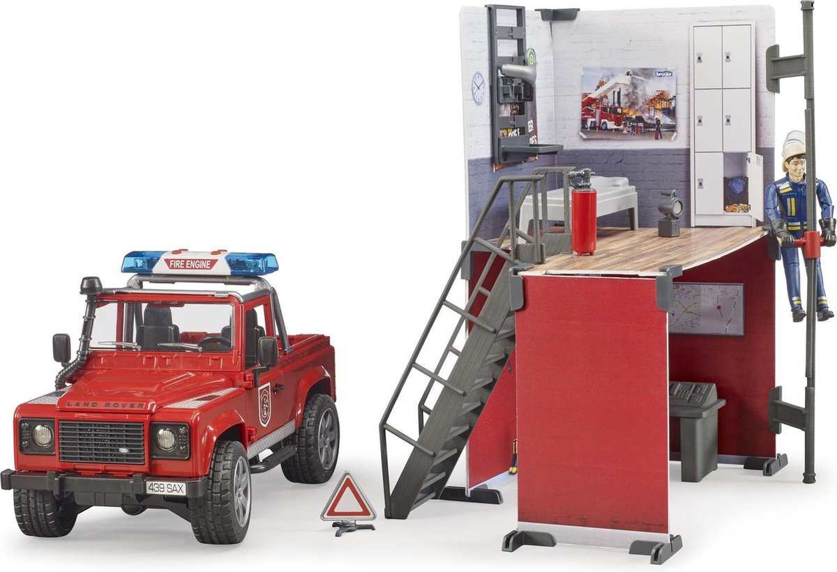 Bruder Brandweerkazerne met Land Rover Defender - Schaal 1:16 - Speelgoed