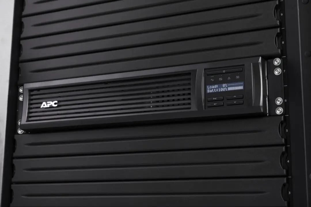 APC Smart-UPS SMT750RMI2UNC 750VA