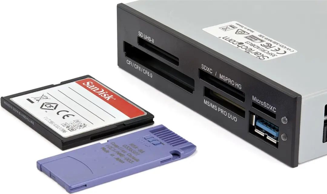 Startech 35FCREADBU3 3,5" Multi-Kaartlezer - UHSII - USB 3.0 - Zwart