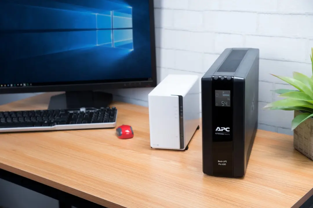 APC Back-UPS PRO BR650MI Noodstroomvoeding 650VA - Zwart
