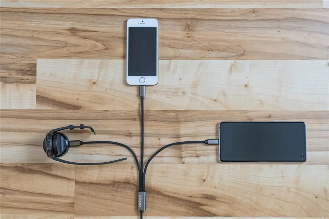 Dörr 977011 USB-kabel 1,2m - A/USB-C/Micro-USB/Lightning - Zwart