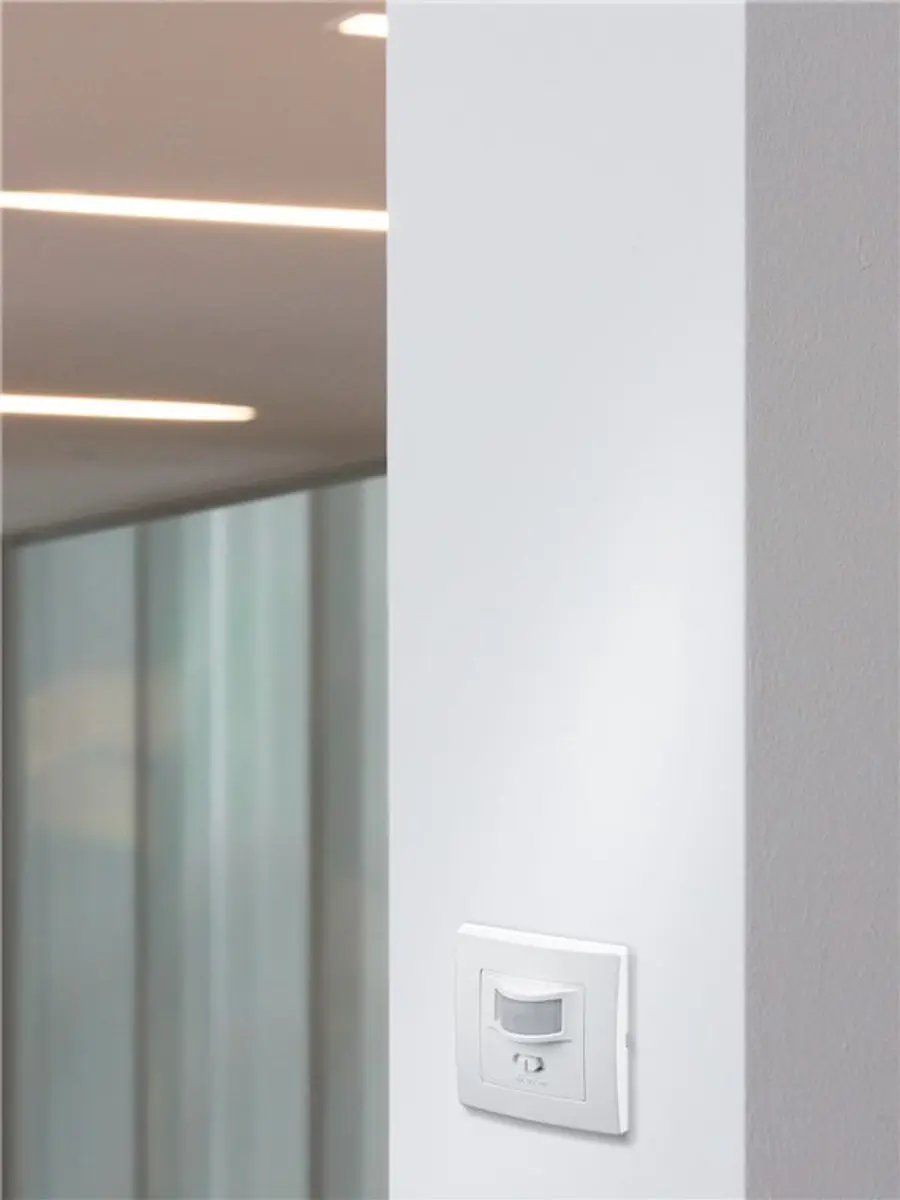 Goobay PIR Bewegingsensor 9m - Wandcontactdoos Wit